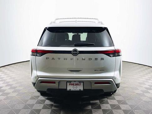 Certified 2025 Nissan Pathfinder SL AWD/4WD image 5