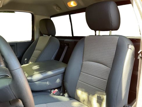 Used 2012 RAM 1500 Express RWD image 25