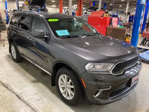 Used 2021 Dodge Durango SXT image 3