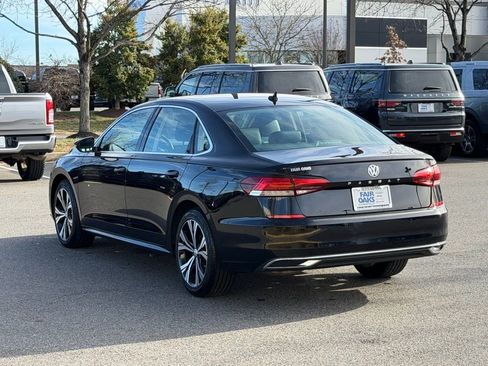 Used 2020 Volkswagen Passat 2.0T SEL image 9