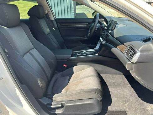Used 2019 Honda Accord EX image 14