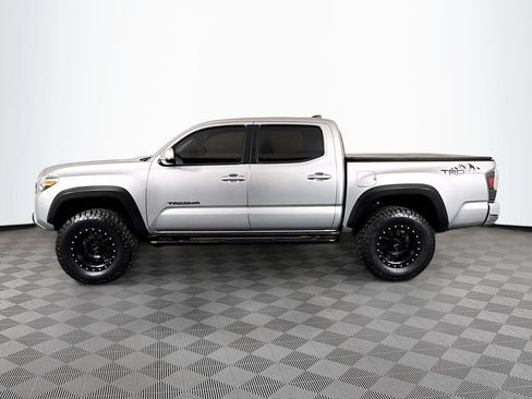 Used 2016 Toyota Tacoma TRD Off-Road w/ Towing Package AWD/4WD image 4