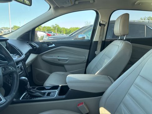 Used 2018 Ford Escape Titanium w/ Ford Safe & Smart Package AWD/4WD image 30