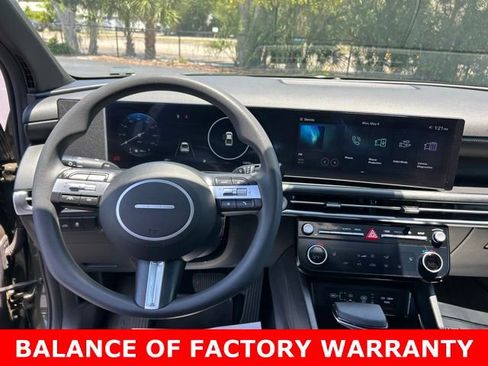 Used 2025 Hyundai Santa Cruz SEL FWD image 17