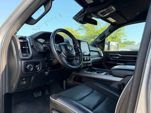 Used 2024 RAM 1500 Laramie AWD/4WD image 9