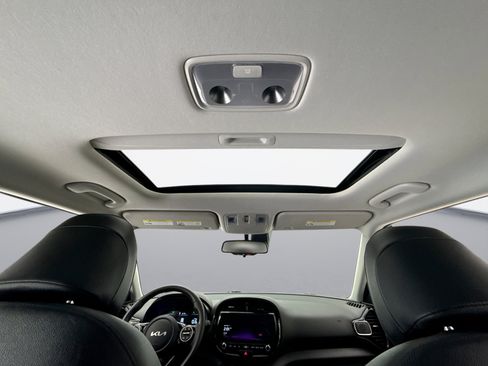 Used 2023 Kia Soul GT-Line image 18