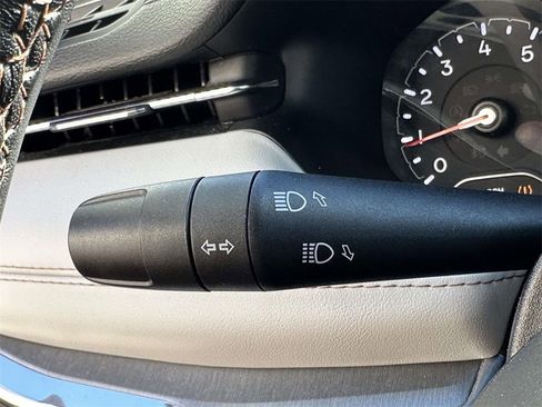 Used 2022 Jeep Compass Limited image 32