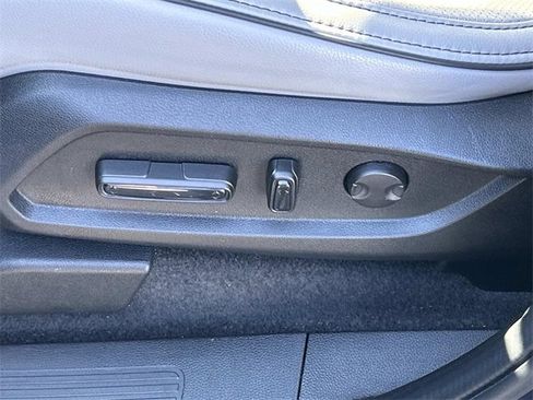 Used 2023 Honda Pilot Elite image 18