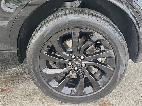 Used 2025 Land Rover Discovery Sport Dynamic SE image 9