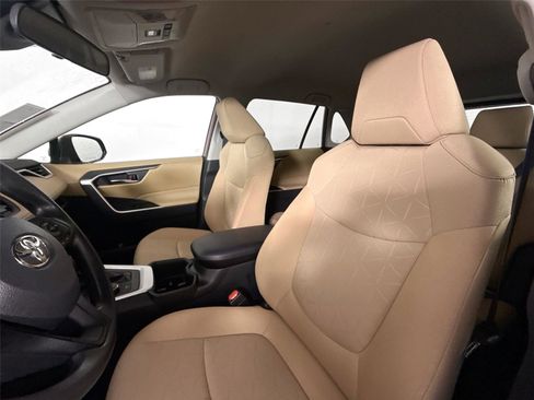 Certified 2022 Toyota RAV4 XLE image 3