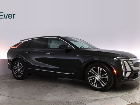 Used 2024 Cadillac Lyriq Luxury AWD/4WD image 14