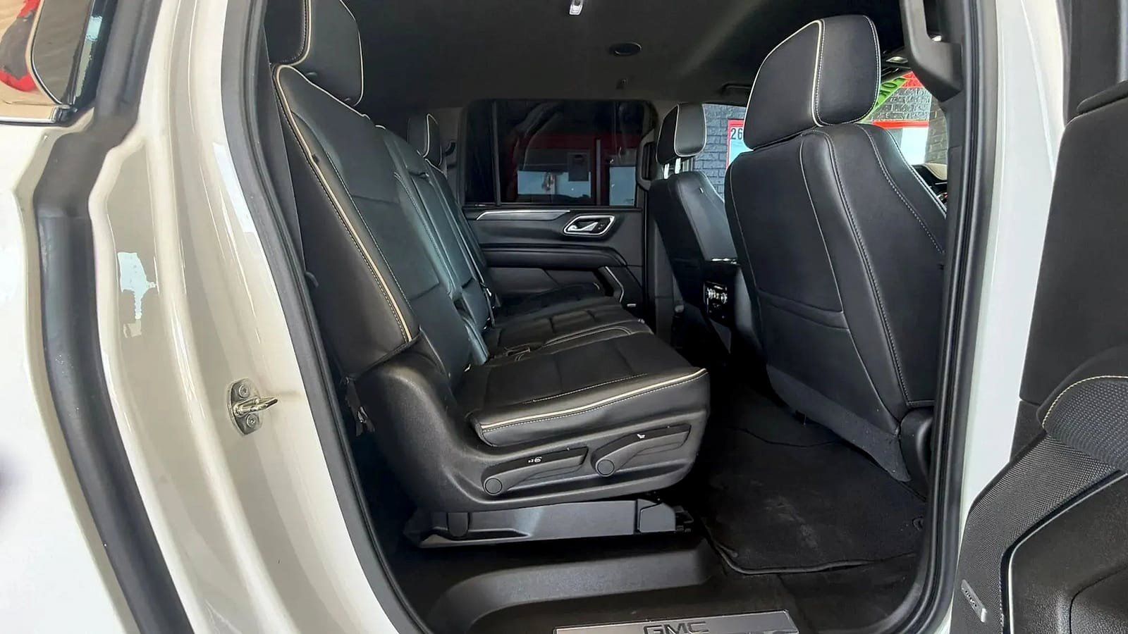 Used 2021 GMC Yukon XL SLT RWD image 24