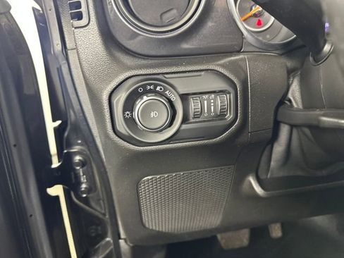 Used 2021 Jeep Wrangler Unlimited Sport image 19