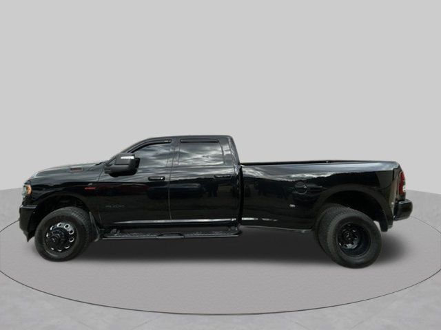 Used 2024 RAM 3500 Big Horn w/ Night Edition AWD/4WD image 7