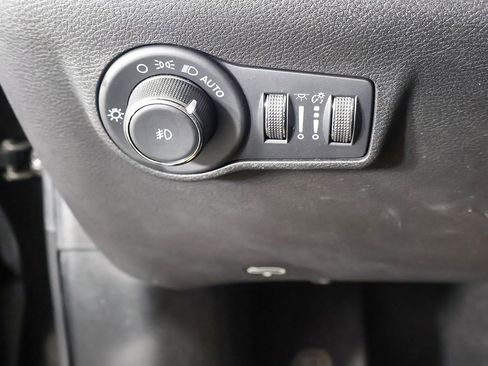 Used 2022 Jeep Compass Latitude image 36