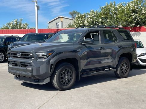 Used 2025 Toyota 4Runner SR5 image 4
