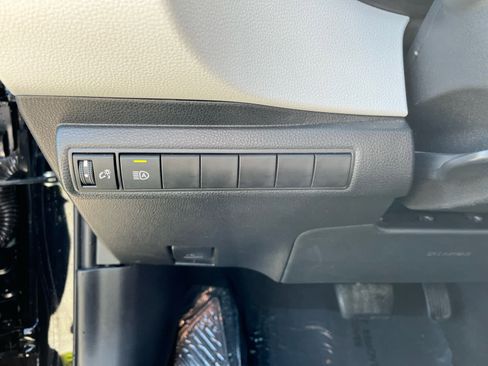 Used 2024 Toyota Corolla SE FWD image 12