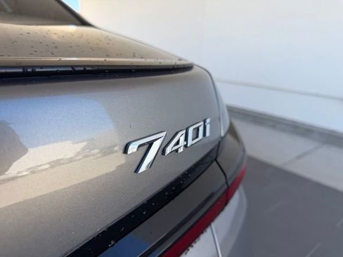 Used 2023 BMW 740i 740i w/ Executive Package image 9