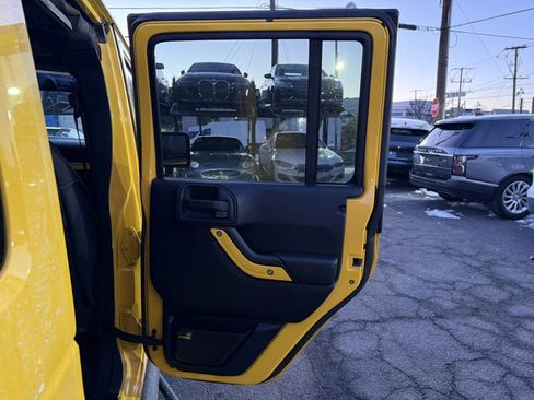 Used 2015 Jeep Wrangler Unlimited Rubicon image 20