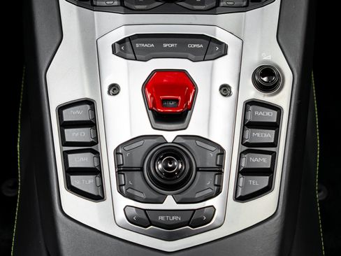 Used 2015 Lamborghini Aventador LP 700-4 image 74