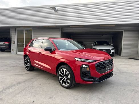 New 2026 Audi Q3 quattro 2.0T AWD/4WD image 3