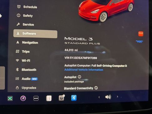 Used 2021 Tesla Model 3 Standard Range Plus image 6