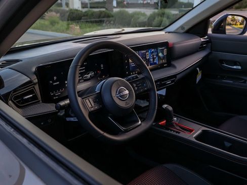 New 2026 Nissan Kicks SR FWD image 14
