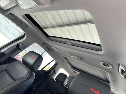 Used 2022 GMC Acadia AT4 w/ Technology Package image 29