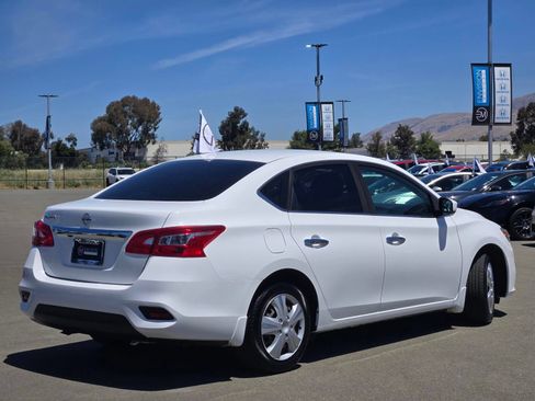 Used 2019 Nissan Sentra S FWD image 7