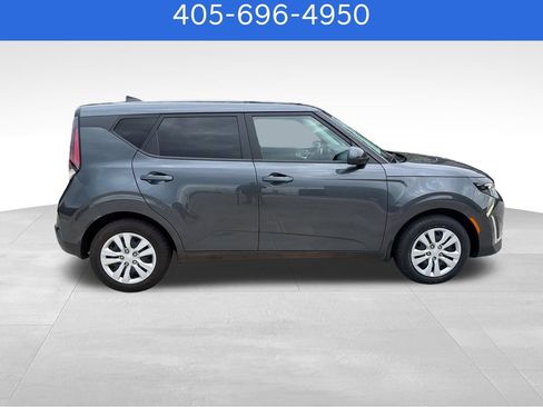 Used 2023 Kia Soul LX FWD image 7