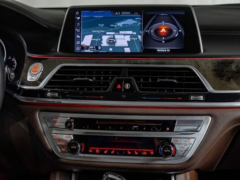 Used 2017 BMW 740i xDrive image 24