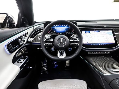New 2026 Mercedes-Benz E 53 AMG e 4MATIC Sedan image 4