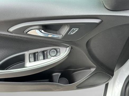 Used 2024 Chevrolet Malibu LT FWD image 11