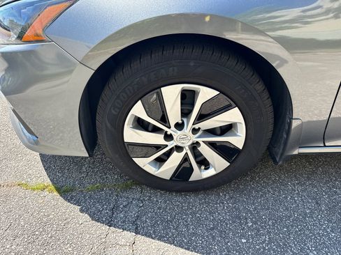 Used 2022 Nissan Altima 2.5 S FWD image 11