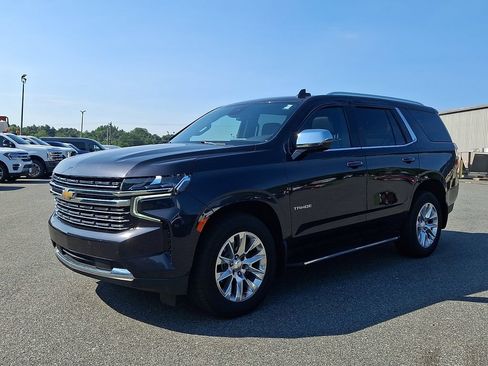 Used 2023 Chevrolet Tahoe Premier AWD/4WD image 3