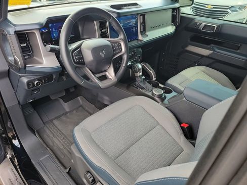 Used 2023 Ford Bronco Outer Banks AWD/4WD image 11