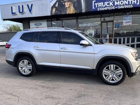Used 2018 Volkswagen Atlas SEL Premium AWD/4WD image 2