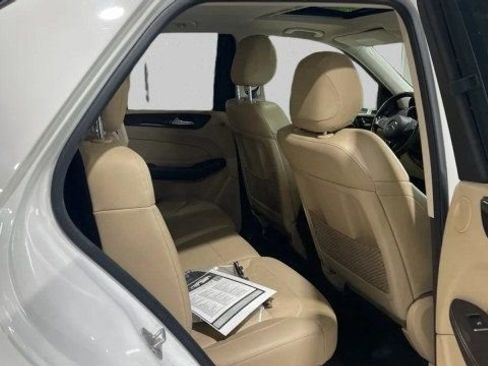 Used 2018 Mercedes-Benz GLE 350 w/ Premium 2 Package image 18
