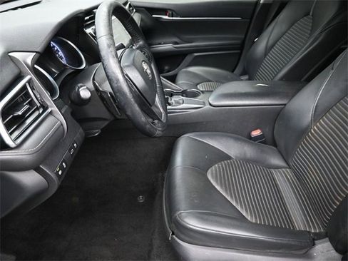 Used 2018 Toyota Camry L image 16