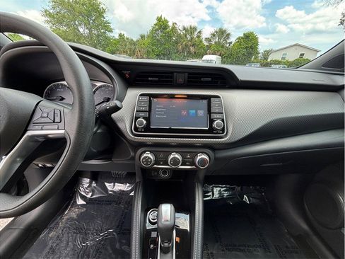 Used 2019 Nissan Kicks S FWD image 11