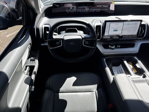 New 2026 Ford Expedition Active image 14