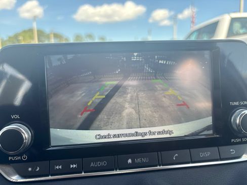 Used 2024 Nissan Sentra S FWD image 28