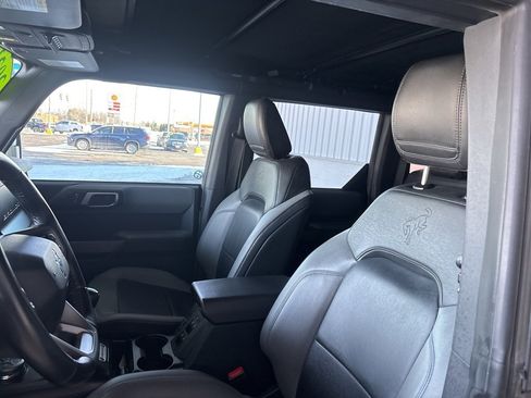 Used 2021 Ford Bronco Black Diamond image 8