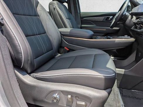 Used 2026 Buick Enclave Avenir w/ Super Cruise Package FWD image 24