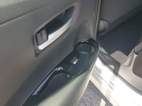 Used 2025 Toyota Corolla SE FWD image 16