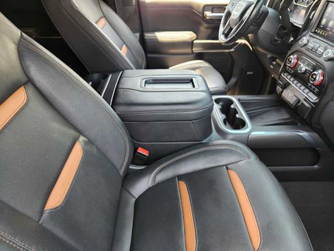 Used 2021 GMC Sierra 1500 AT4 w/ AT4 Preferred Package AWD/4WD image 14
