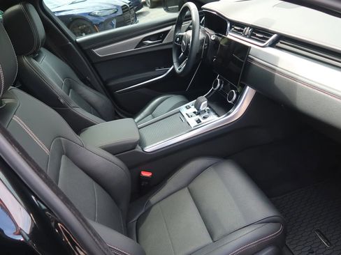 Used 2024 Jaguar XF R-Dynamic SE AWD/4WD image 26
