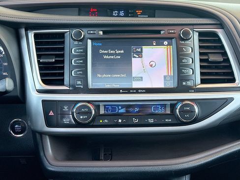 Used 2017 Toyota Highlander Limited AWD/4WD image 14