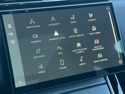 Certified 2025 Land Rover Range Rover Velar S AWD/4WD image 25