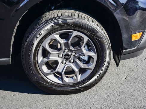 Used 2022 Ford Maverick XLT image 11